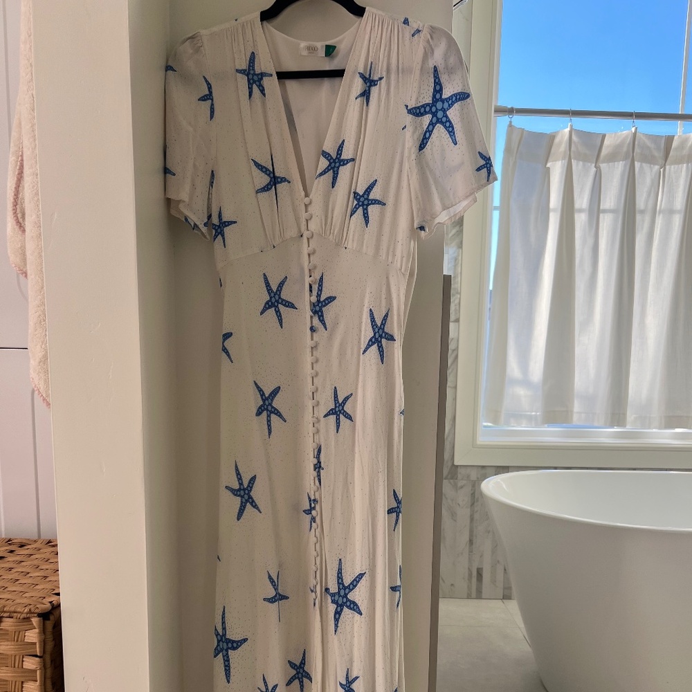 Rixo dress - white with blue starfish - size small - in great condition